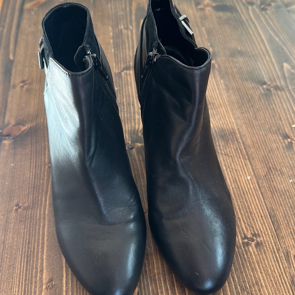 Gianni Bini heeled booties